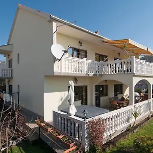 Apartament Corana, Kaštela